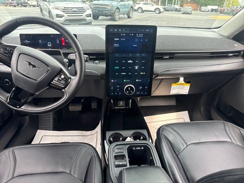 Used 2025 Ford Mustang Mach-E Premium AWD/4WD image 17