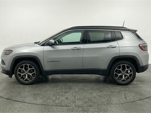 Used 2025 Jeep Compass Limited AWD/4WD image 5