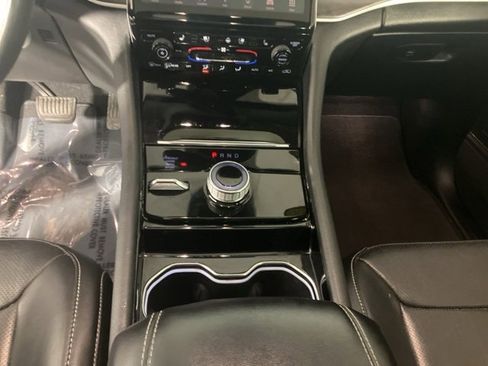 Used 2022 Jeep Grand Cherokee L Limited w/ Luxury Tech Group II image 14