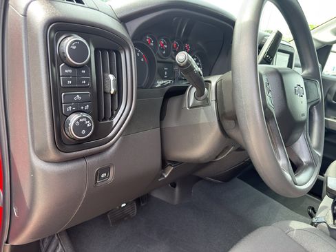 Used 2025 Chevrolet Silverado 1500 Custom Trail Boss AWD/4WD image 16