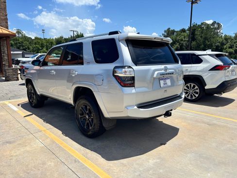 Used 2019 Toyota 4Runner SR5 Premium image 7