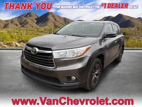 Used 2016 Toyota Highlander XLE AWD/4WD image 1