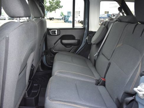 Used 2024 Jeep Wrangler Unlimited AWD/4WD image 15