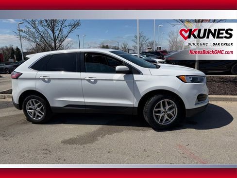 Used 2023 Ford Edge SEL image 3