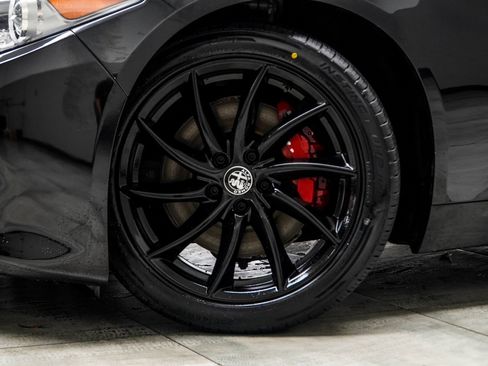 Used 2022 Alfa Romeo Giulia Ti image 3