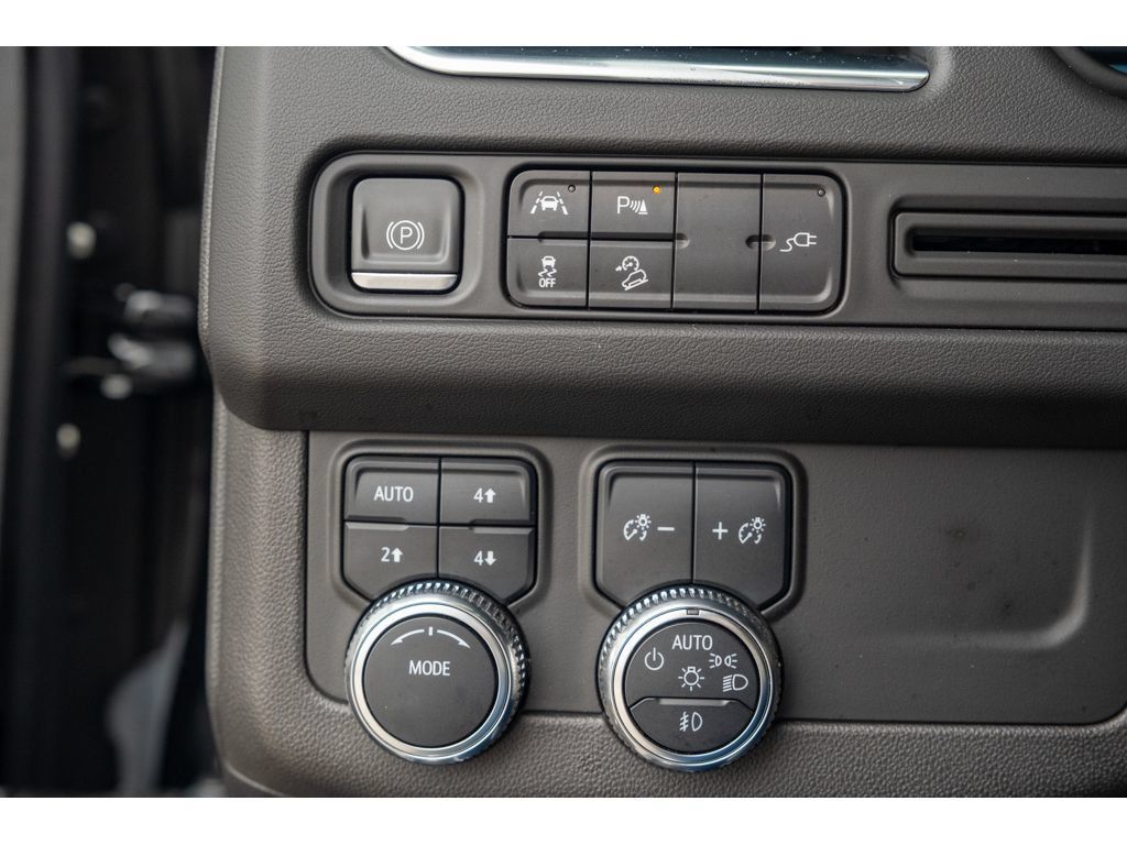Used 2022 GMC Yukon AT4 AWD/4WD image 31