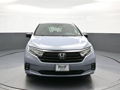Used 2024 Honda Odyssey Sport image 2