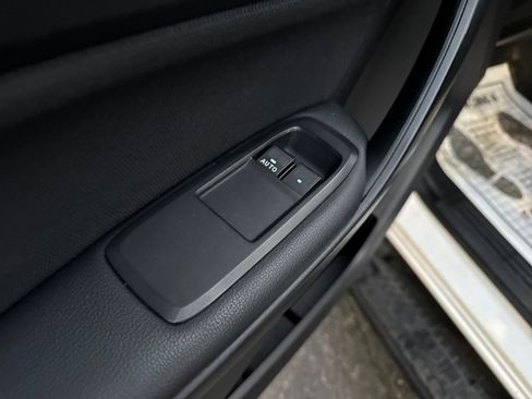 Used 2019 Ford Ranger XL w/ Equipment Group 101A Mid image 11