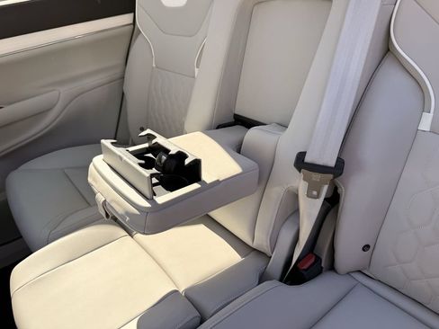 New 2025 Volvo EX90 Ultra AWD/4WD image 32