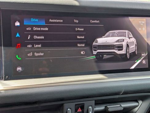 New 2026 Porsche Cayenne Turbo AWD/4WD image 18