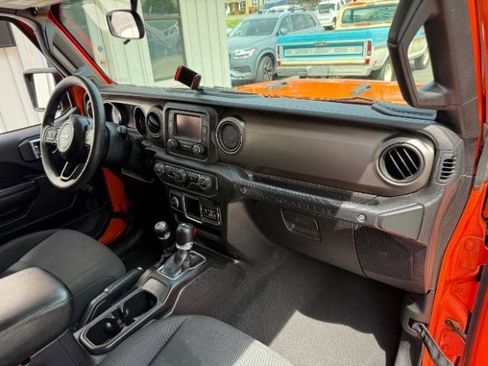 Used 2018 Jeep Wrangler Unlimited Sport image 11