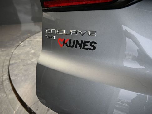 Used 2025 Buick Enclave Preferred w/ Power Package image 25