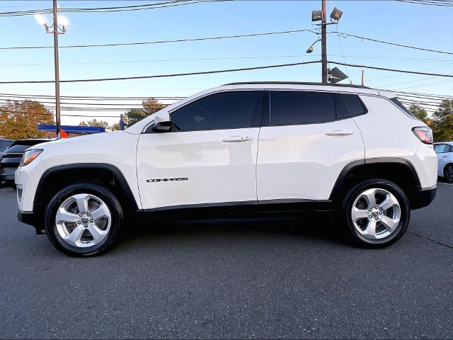 Used 2019 Jeep Compass Latitude w/ Popular Equipment Group AWD/4WD image 3