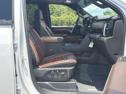Used 2024 GMC Sierra 2500 Denali Ultimate AWD/4WD image 49