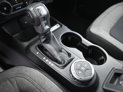 Certified 2022 Ford Bronco Base image 9