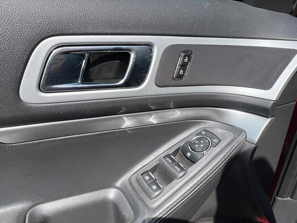 Used 2012 Ford Explorer XLT AWD/4WD image 17