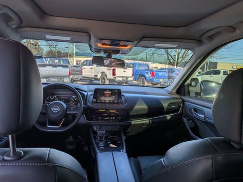 Used 2023 Nissan Rogue SL image 13