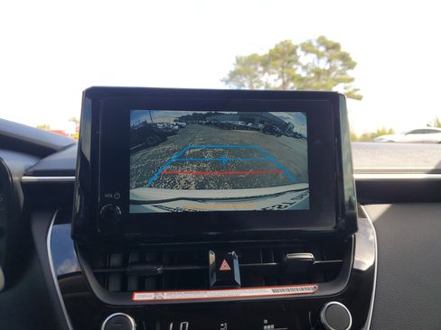 Used 2025 Toyota Corolla LE image 23