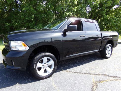 Used 2015 RAM 1500 Express AWD/4WD image 1