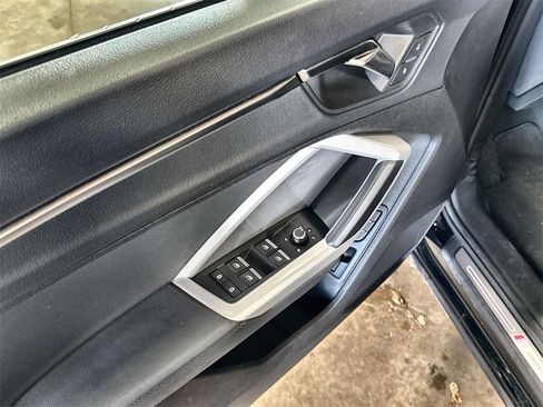 Used 2024 Audi Q3 2.0T Premium image 14