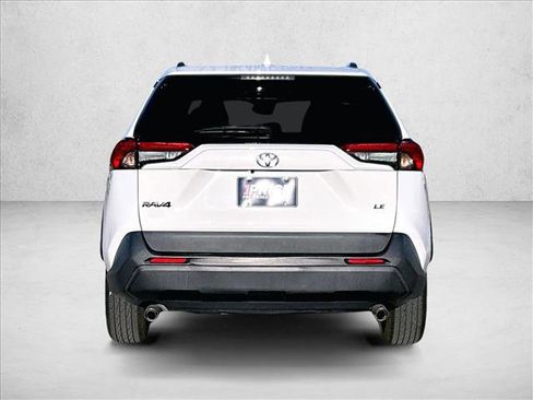 Used 2021 Toyota RAV4 LE image 4