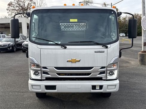 New 2025 Chevrolet Low Cab Forward image 2