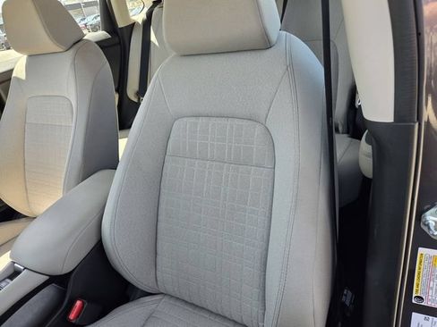 Used 2023 Honda HR-V LX image 14