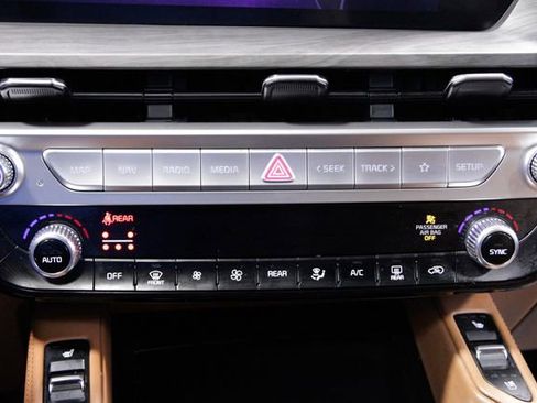 Used 2023 Kia Telluride EX X-Line image 31