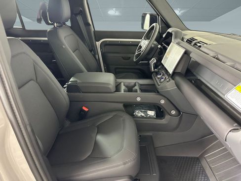 Used 2026 Land Rover Defender 110 S image 20