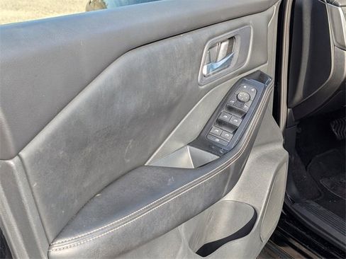 Used 2024 Nissan Rogue SV image 18