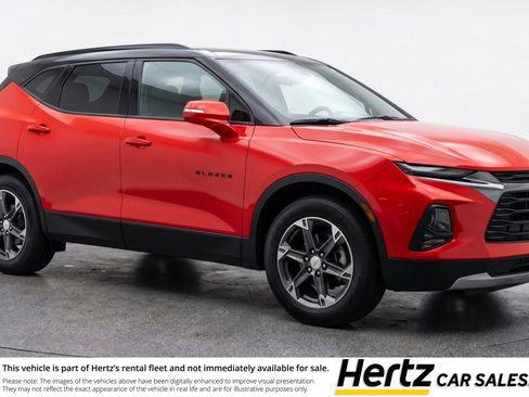 Used 2025 Chevrolet Blazer LT FWD image 1