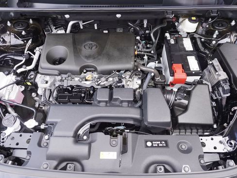 Certified 2025 Toyota RAV4 LE FWD image 22