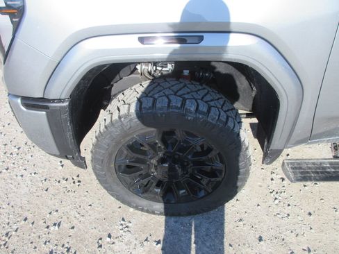 New 2026 GMC Sierra 2500 Denali Ultimate image 15