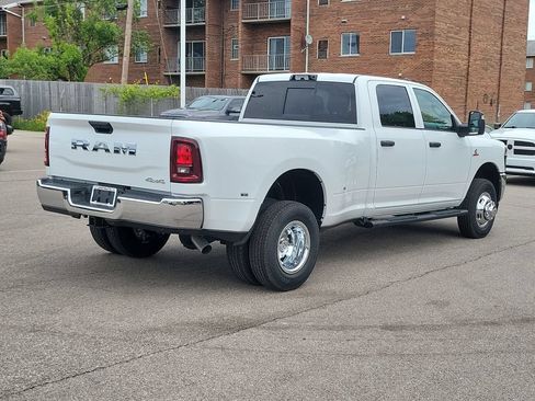 New 2026 RAM 3500 Tradesman AWD/4WD image 4