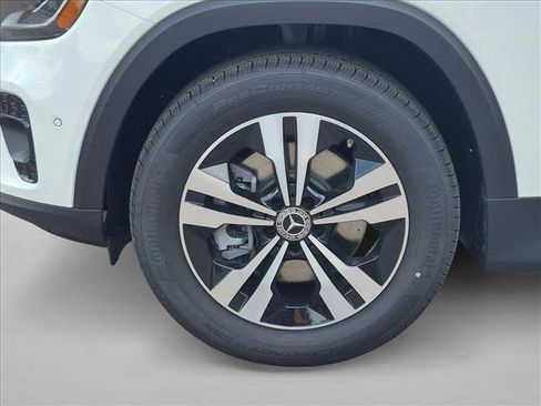New 2026 Mercedes-Benz GLB 250 image 9