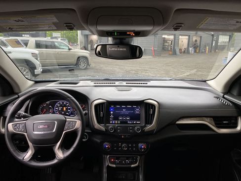 Used 2022 GMC Terrain Denali w/ Denali Premium Package AWD/4WD image 11