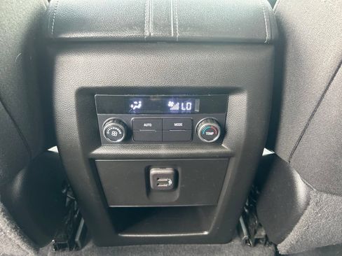 Certified 2023 Chevrolet Traverse LT w/ Midnight/Sport Edition AWD/4WD image 17