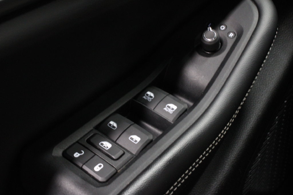 Used 2023 Jeep Grand Cherokee Altitude AWD/4WD image 24