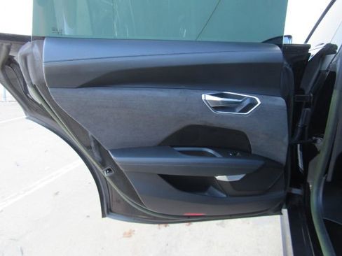 Used 2023 Audi e-tron GT Premium Plus image 19