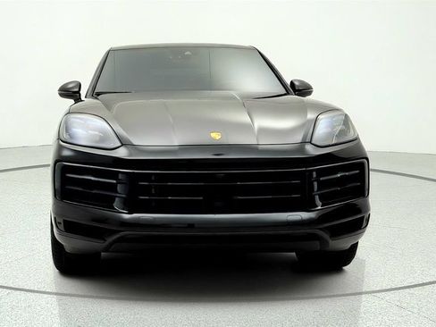 Used 2024 Porsche Cayenne Coupe AWD/4WD image 2