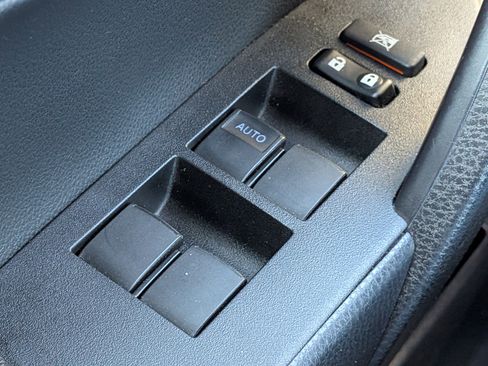 Used 2019 Toyota Corolla L image 21