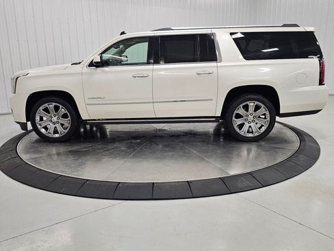 Used 2015 GMC Yukon XL Denali w/ Touring Package RWD image 2