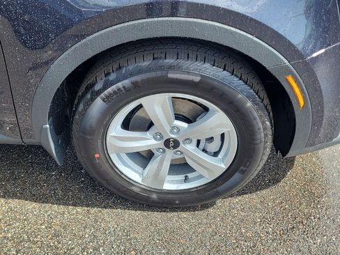 New 2026 Kia Sorento LX FWD image 39