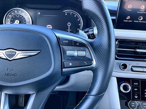 Used 2025 Genesis G70 2.5T image 23