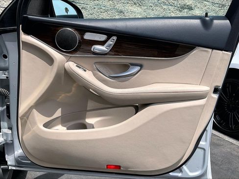 Used 2019 Mercedes-Benz GLC 300 image 21