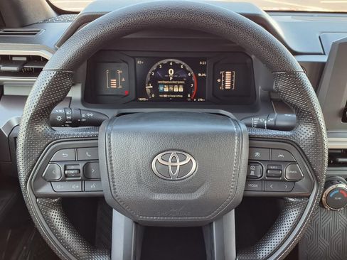 Used 2025 Toyota Tacoma SR5 AWD/4WD image 14