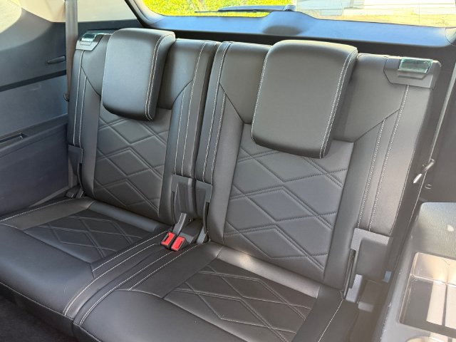 Used 2025 Volkswagen Atlas SE AWD/4WD image 12