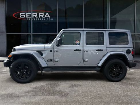 Used 2021 Jeep Wrangler Unlimited Sahara AWD/4WD image 2