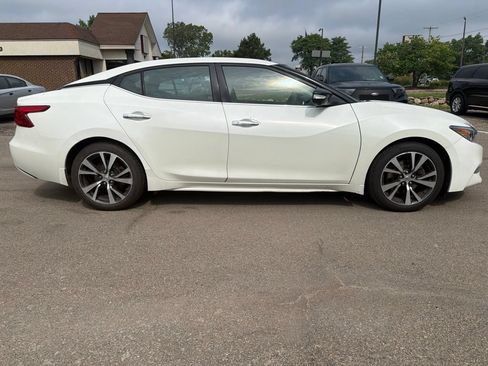 Used 2017 Nissan Maxima Platinum FWD image 4