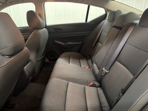 Used 2025 Nissan Altima 2.5 SV FWD image 17